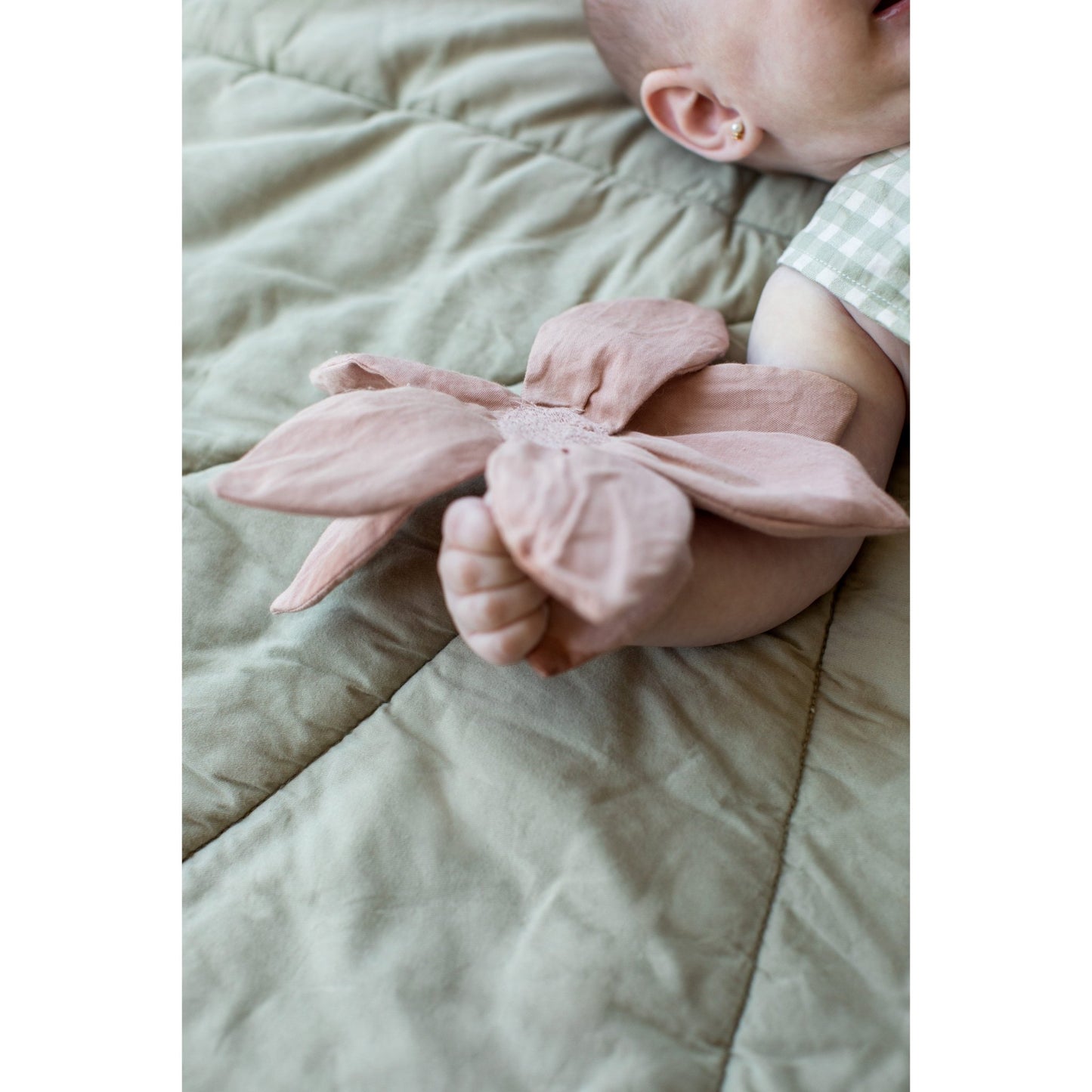 Lorena Canals Playmat Water Lily Olive - Fancy Nursery